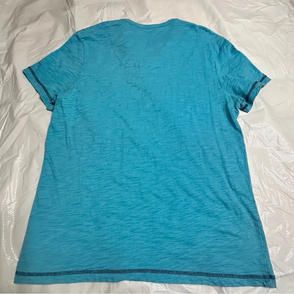 Guess Turquoise burn out Short Sleeve Henley T-shirt Size Large - Picture 10 of 12